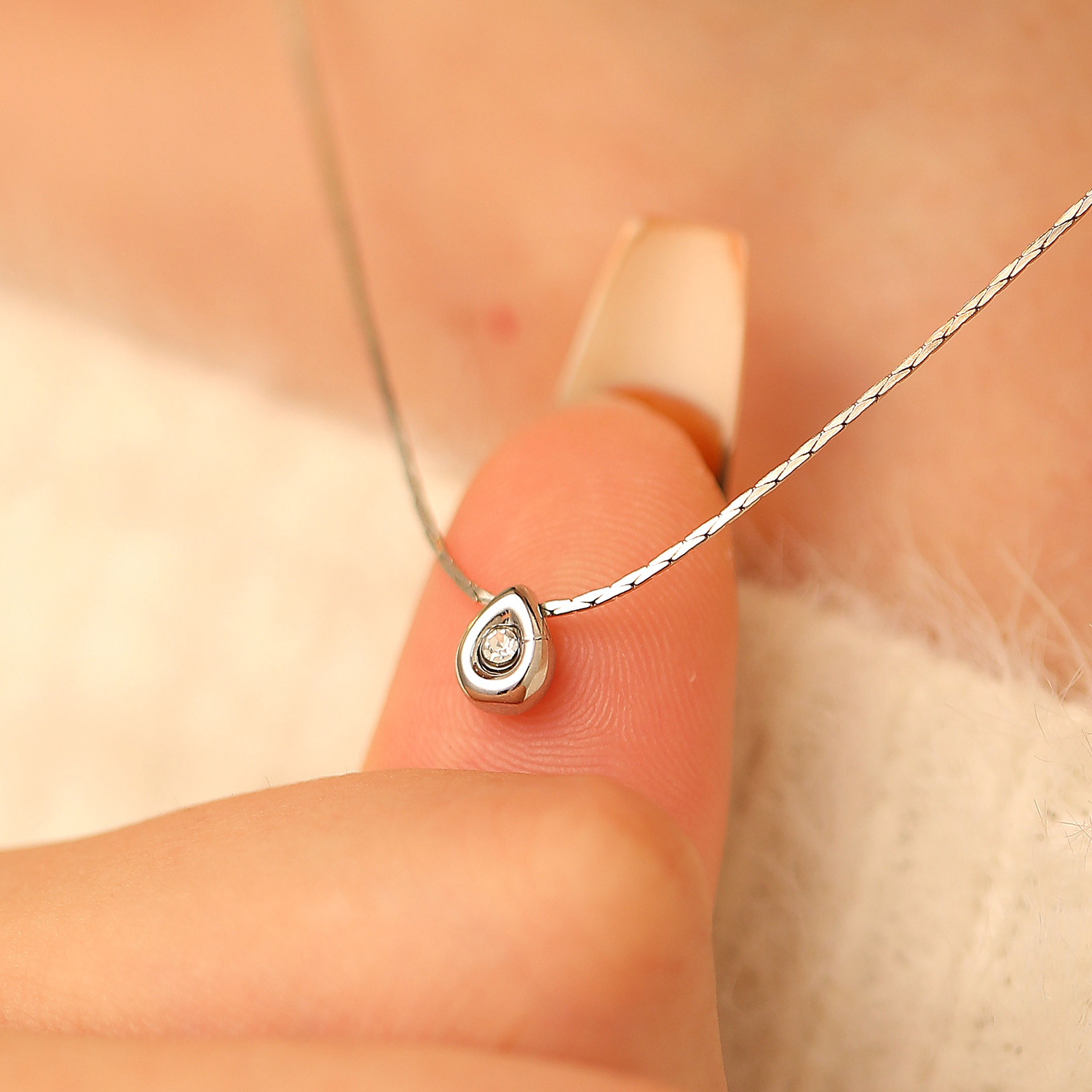 Eenvoudige Mode Waterdruppel K - Pearl Trim Chain recensie en prijs